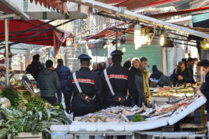 Scopri di più sull'articolo Alimenti non tracciati, multe per 80 mila euro a 20 ambulanti di Licata