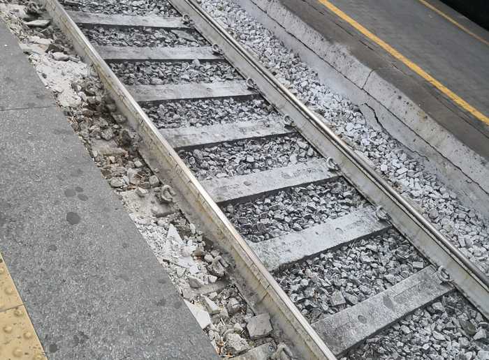 Scopri di più sull'articolo Frana a Sant'Oliva, sospesa la circolazione dei treni tra le stazioni di Canicattì e Gela