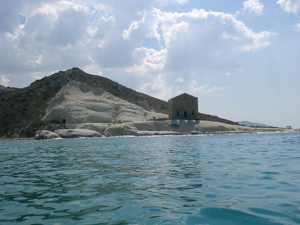 Scopri di più sull'articolo Agrigento, trovati in mare i resti di un cadavere