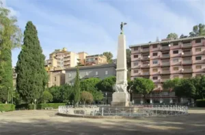 Scopri di più sull'articolo Aggredito per un video al parco: 26enne rinviato a giudizio per il pestaggio di un uomo