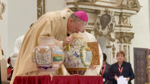 Scopri di più sull'articolo Messa Crismale dell’Arcivescovo: un’importante epifania per la Chiesa