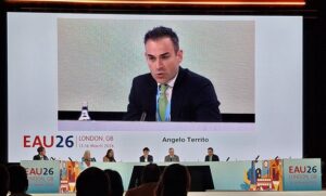 Scopri di più sull'articolo L’urologo siciliano Angelo Territo presenta per la prima volta la tecnica innovativa ed emergente per il trattamento conservativo dei tumori del tratto urinario superiore