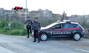 Scopri di più sull'articolo Ribera, lite tra stranieri: uno estrae un coltello. Scatta un arresto