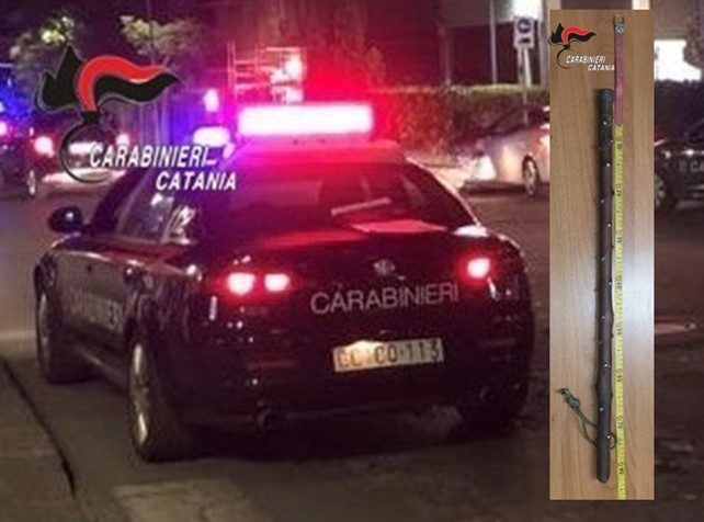 Scopri di più sull'articolo Nascondeva nel bagagliaio dell’auto una mazza chiodata, denunciato