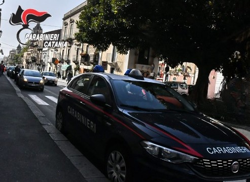 Al momento stai visualizzando Consegna droga in strada su appuntamento, arrestata 48enne
