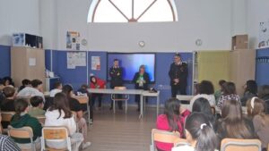 Scopri di più sull'articolo Canicattì, legalità e dipendenze : Carabinieri incontrano studenti