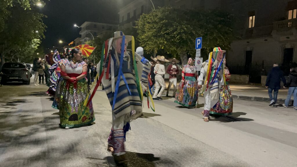 Scopri di più sull'articolo Mandorlo in Fiore 2026, le foto della fiaccolata