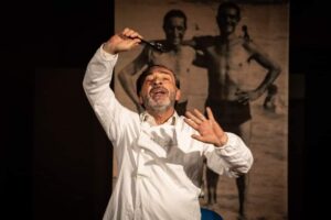 Scopri di più sull'articolo Filippo Luna porta «Le mille bolle blu» al Teatro L'Idea di Sambuca