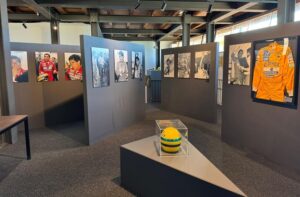 Scopri di più sull'articolo Siculiana celebra il Mito: il Museo ASTRO festeggia la nascita di Ayrton Senna