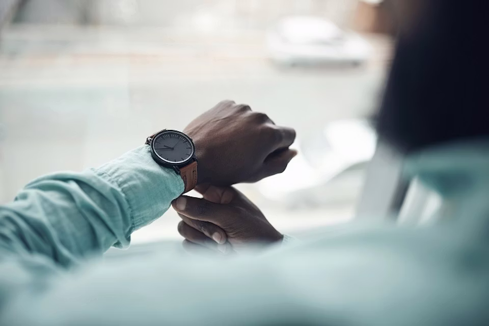 Al momento stai visualizzando Torna l’ora legale, le lancette degli orologi si sposteranno un’ora in avanti