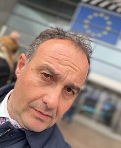 Scopri di più sull'articolo “Stop ad affidamenti diretti e gare a due mesi dal voto”, appello al Comune del consigliere Gramaglia