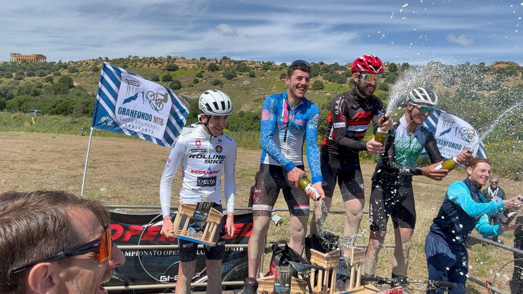 Al momento stai visualizzando Granfondo Valle dei Templi, Andrea Virga si conferma campione 