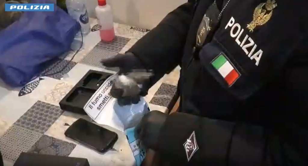 Scopri di più sull'articolo 10 arresti per traffico e spaccio di droga