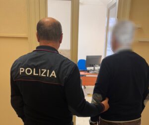Scopri di più sull'articolo Si allontana e non riesce a tornare a casa, 90enne salvato dalla polizia