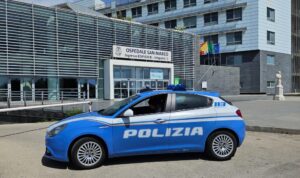 Scopri di più sull'articolo Ubriaco al pronto soccorso sferra pugno a medico: arrestato 19enne