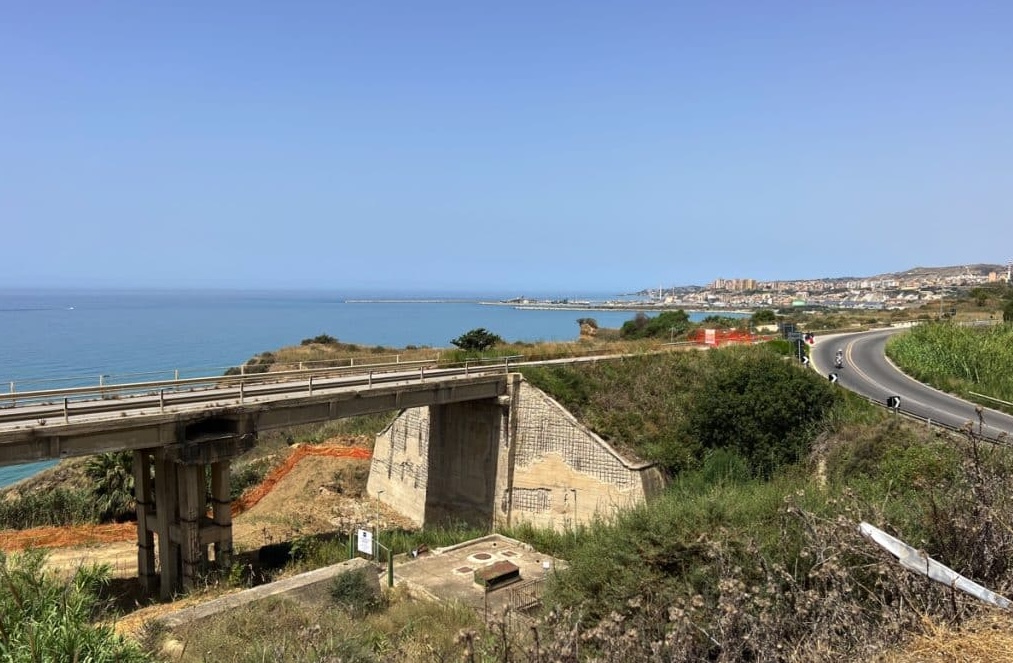 Scopri di più sull'articolo Porto Empedocle, avviata la demolizione del viadotto Maddalusa: è chiuso da 7 anni