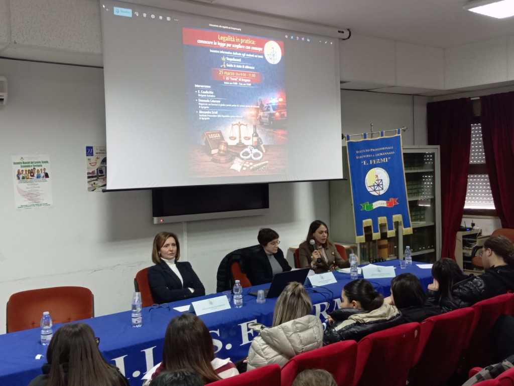 Scopri di più sull'articolo Legalità in pratica, studenti a confronto su droghe e guida in stato di ebbrezza al “Fermi” di Aragona