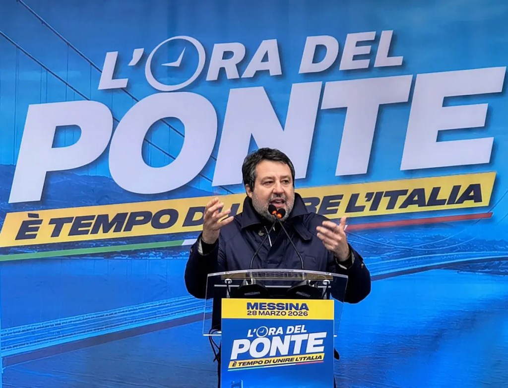 Al momento stai visualizzando Salvini “Il Ponte sullo Stretto è un’opera strategica e un antidoto alla mafia”