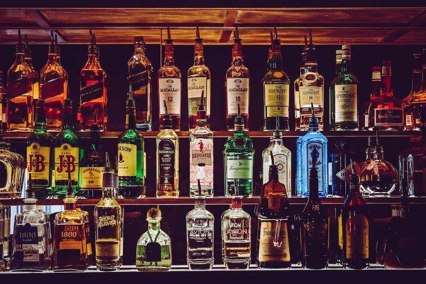 Al momento stai visualizzando Alcol venduto a minorenni nel cuore di Agrigento: commerciante denunciato