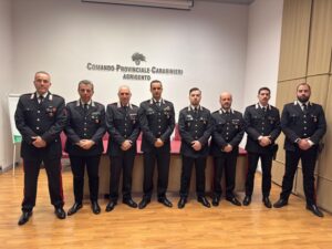 Scopri di più sull'articolo Agrigento, il Comandante Provinciale incontra i militari protagonisti di due brillanti operazioni contro le truffe agli anziani