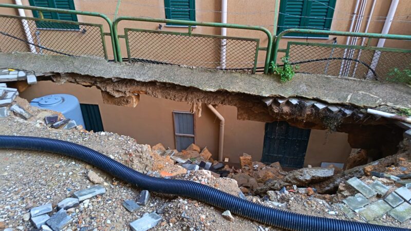 Al momento stai visualizzando In via Firenze non è vero che è crollata una strada tra due palazzi, è stata l’intelligenza artificiale!