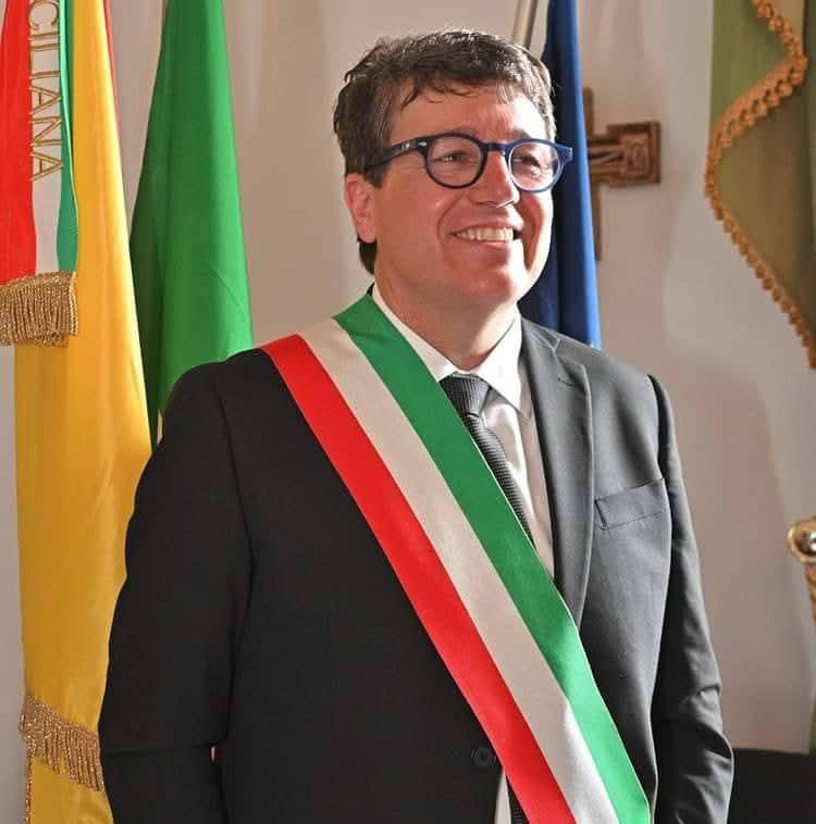 Scopri di più sull'articolo Menfi, il sindaco Clemente: nessun incarico affidato a Vetro, continuare con gli interventi a Porto Palo