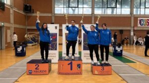 Scopri di più sull'articolo Discobolo Sciacca, dominio totale ai Regionali: Savona guida il trionfo nella sciabola femminile 