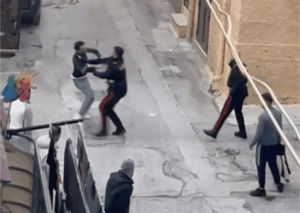 Scopri di più sull'articolo Paura a Ribera, immigrati si affrontano con un coltello: intervengono i carabinieri 