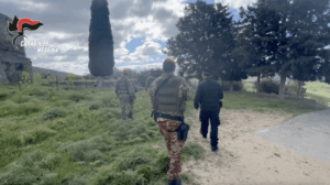 Scopri di più sull'articolo Droga, smantellata banda di spacciatori: 17 arresti