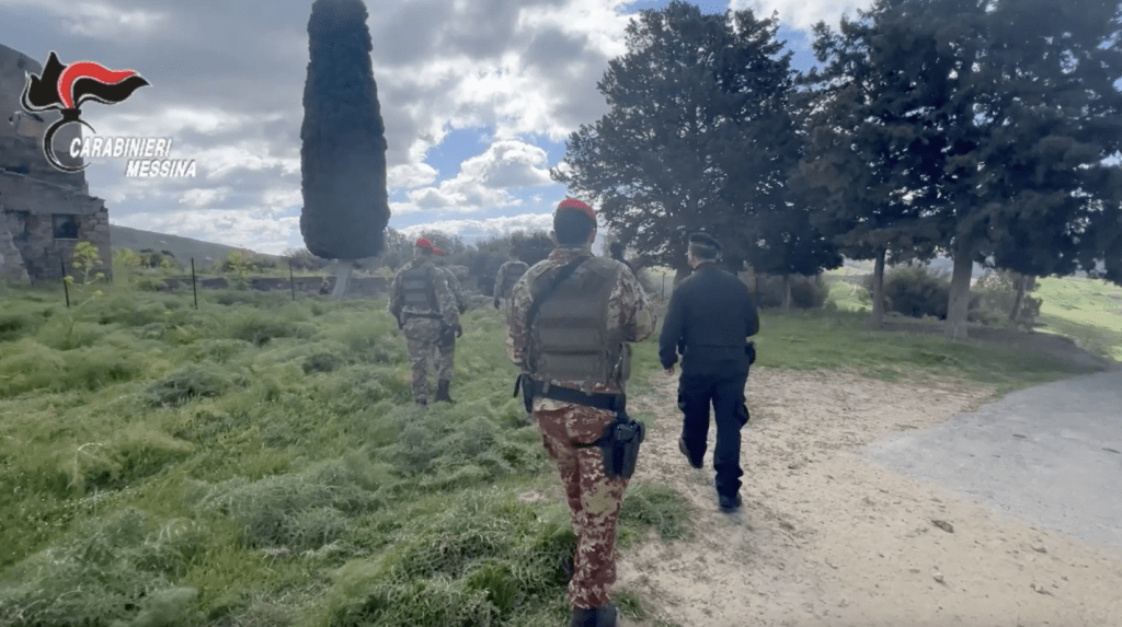 Al momento stai visualizzando Droga, smantellata banda di spacciatori: 17 arresti