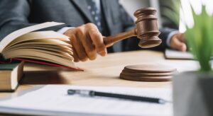 Scopri di più sull'articolo Armi modificate, il gip attenua le misure: niente domiciliari, scatta l’obbligo di dimora