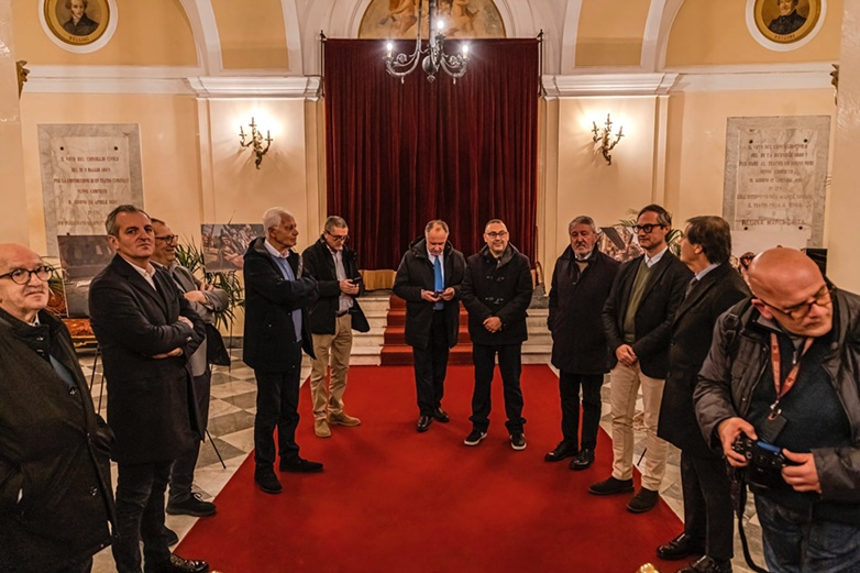 Al momento stai visualizzando Agrigento, successo per l’inaugurazione della mostra fotografica “I riti della Settimana Santa” di Giuseppe Greco