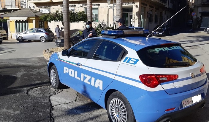 Al momento stai visualizzando Sciacca, furto al supermercato: nasconde formaggi in borsa, denunciata una trentenne