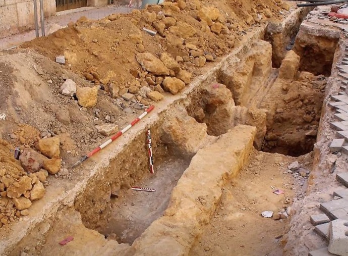 Scopri di più sull'articolo Un arco medievale riemerge dai cantieri: Agrigento riscopre la sua storia sotto terra