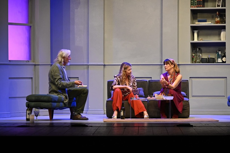 Scopri di più sull'articolo “Vicini di casa” conquista il Teatro Pirandello: applausi per un cast d’eccezione