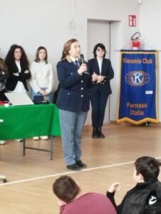 Scopri di più sull'articolo Incontro tra Kiwanis e Polizia di Stato per combattere il bullismo a scuola