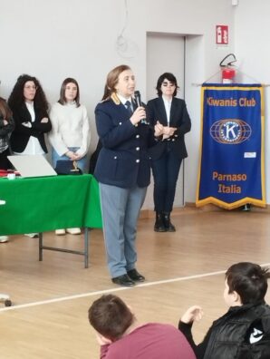 Al momento stai visualizzando Incontro tra Kiwanis e Polizia di Stato per combattere il bullismo a scuola
