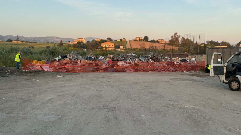 Al momento stai visualizzando Maxidiscarica abusiva smascherata e sequestrata dalla polizia in via Sirio