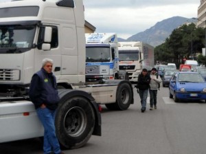 Scopri di più sull'articolo Carburanti a rischio esaurimento: trasporti di navi, aerei e camion in pericolo