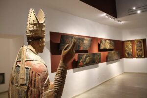 Scopri di più sull'articolo Inaugurata “Aperture”: 70 artisti per un’Opera Unica a MuDiA