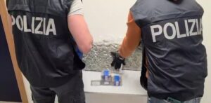 Scopri di più sull'articolo Due corrieri arrestati con oltre 5 chili di droga nelle mani