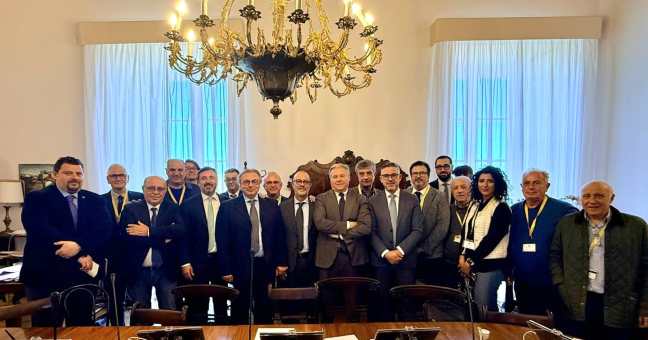 Al momento stai visualizzando Sicilia: la Commissione approva contributi per sostenere il settore carburanti