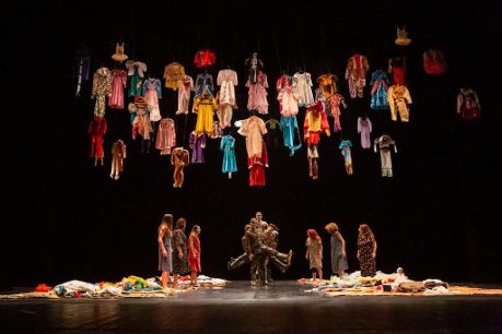 Al momento stai visualizzando Emma Dante porta “Extra moenia” al Palacongressi di Agrigento il 15 aprile