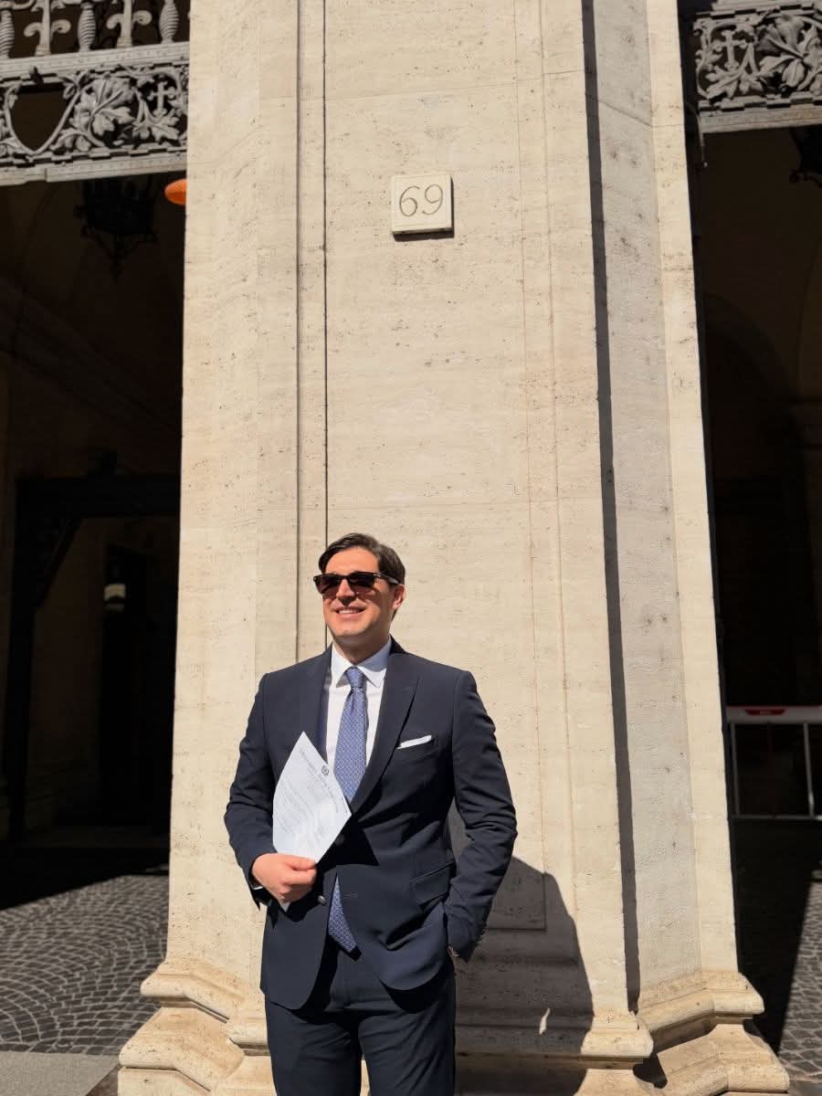 Al momento stai visualizzando Angelo Bruna, nuovo Notaio: il sindaco Castellino esprime l’orgoglio di Palma di Montechiaro