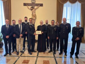 Scopri di più sull'articolo Incontro tra i Carabinieri e l’Arcivescovo Damiano: un dialogo per la comunità