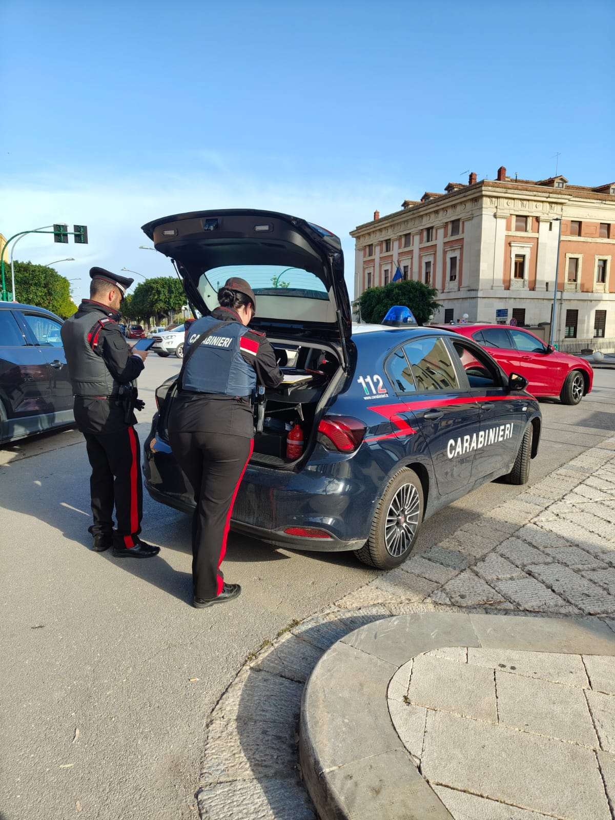 Al momento stai visualizzando Droga scovata dai cani: panineria chiusa a San Leone dopo i controlli dei Carabinieri