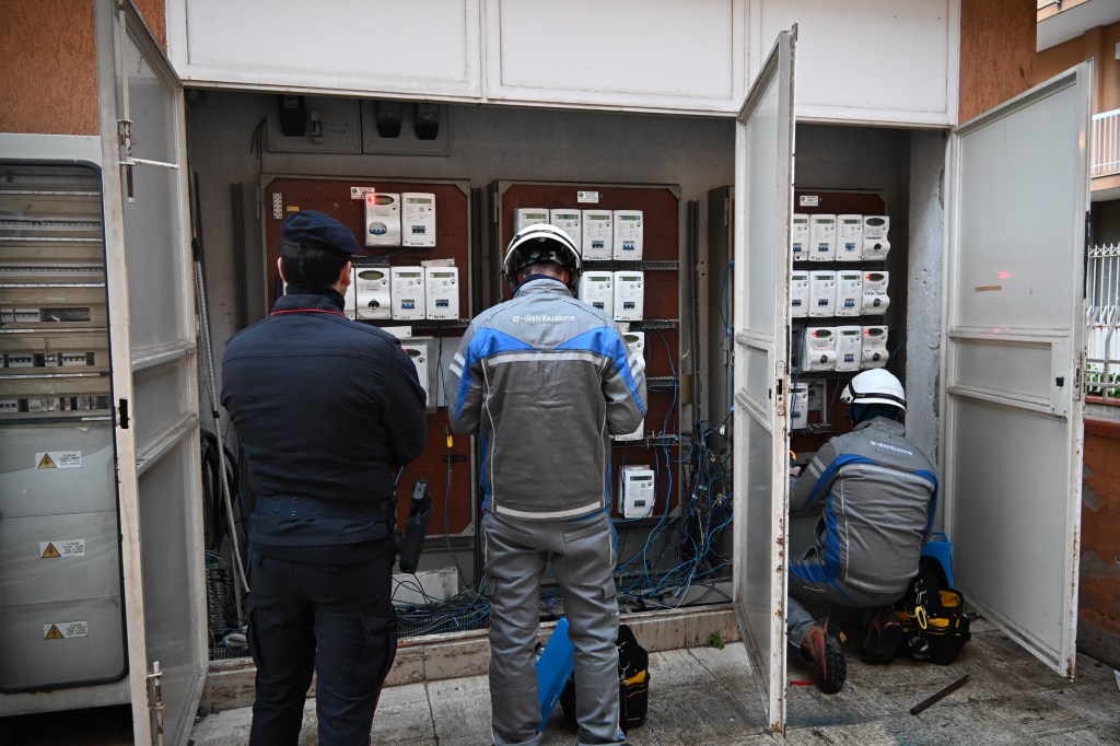 Al momento stai visualizzando Tredici persone denunciate per furto di energia elettrica nel comune
