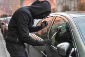 Scopri di più sull'articolo Arrestato 24enne per furto d’auto: recuperata una Fiat 500 Abarth tra Palma e Licata
