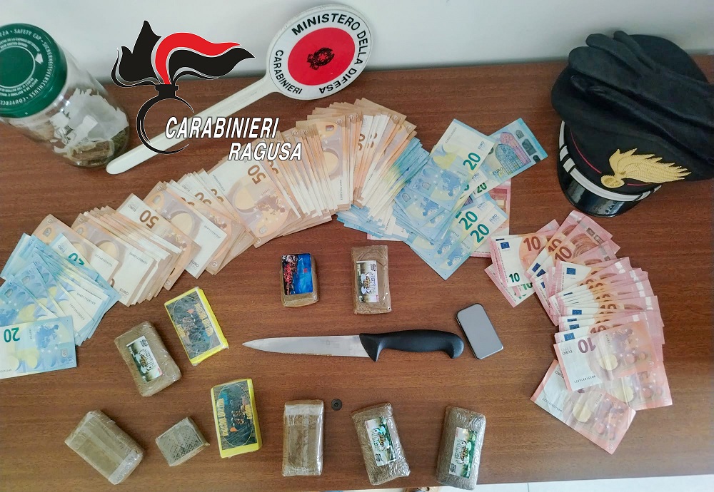 Al momento stai visualizzando Tre arresti a Rosolini: Carabinieri sequestrano un chilo di hashish