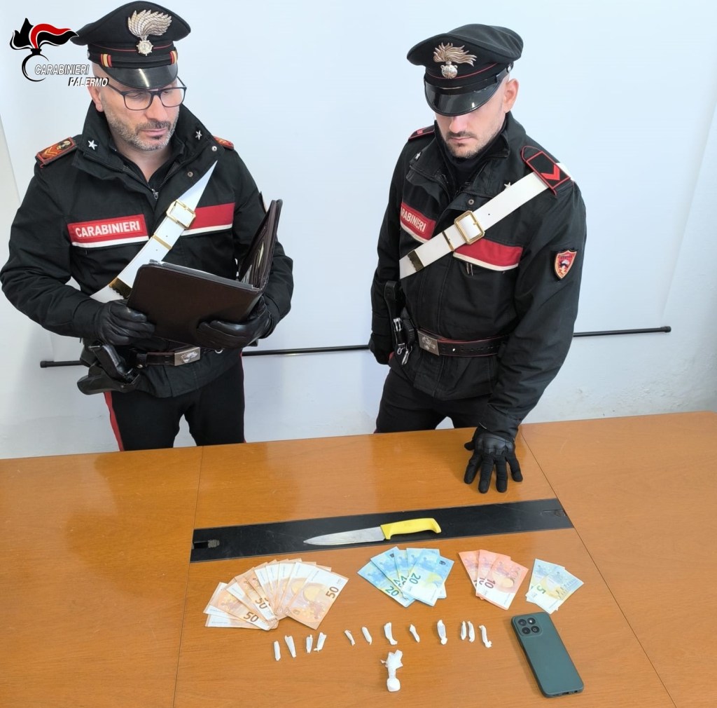 Al momento stai visualizzando Due arresti per tentato smaltimento di droga nel water